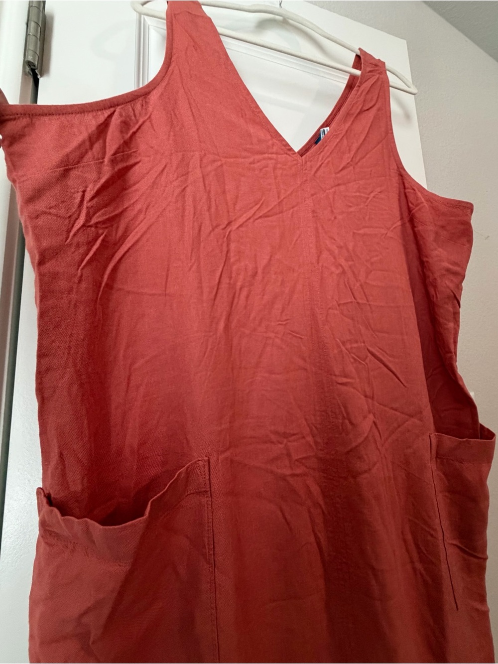 Old Navy Sleeveless V-Neck Midi Dress - Picture 2 of 9